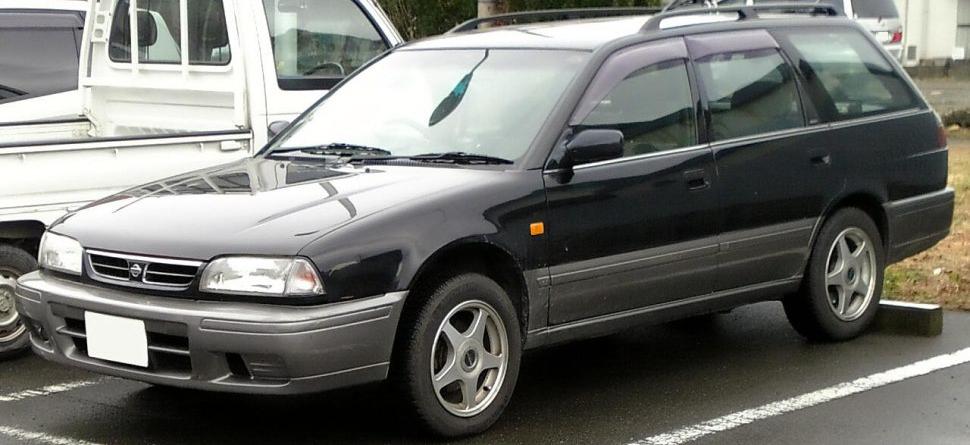 Nissan Avenir (W10)