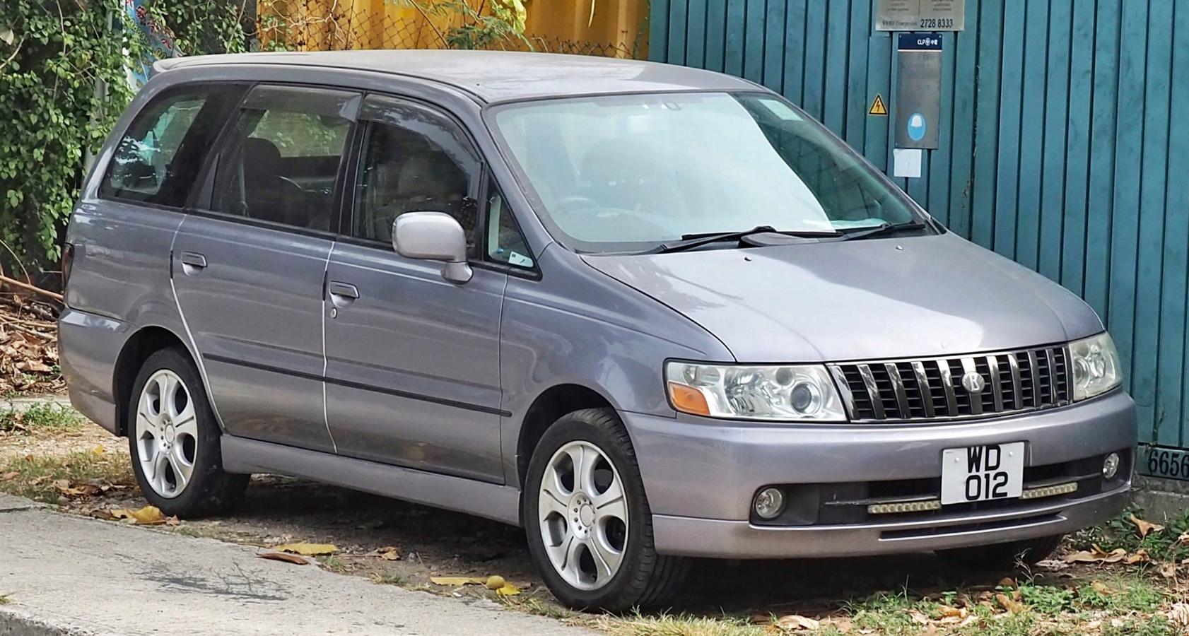 Nissan Bassara