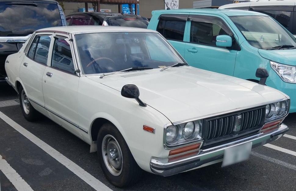 Nissan Bluebird (810)