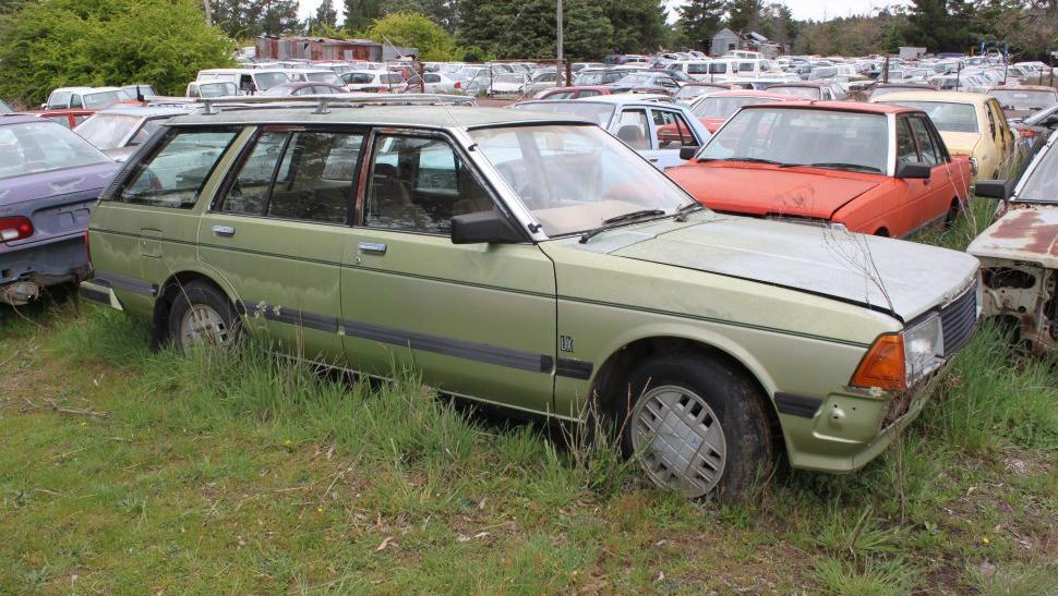Nissan Bluebird Traveller (W910)
