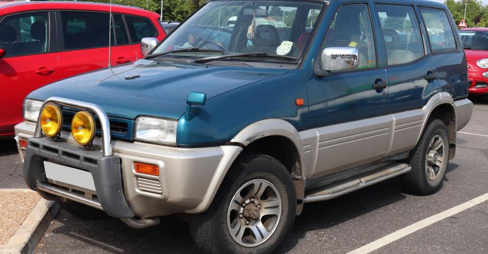 Nissan Mistral (R20) 5D