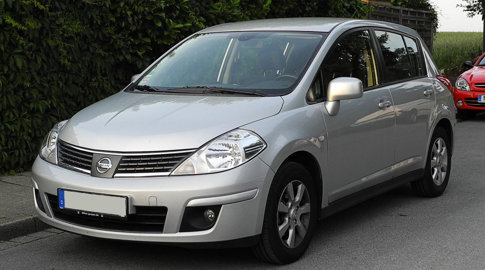 Nissan Tiida Hatchback
