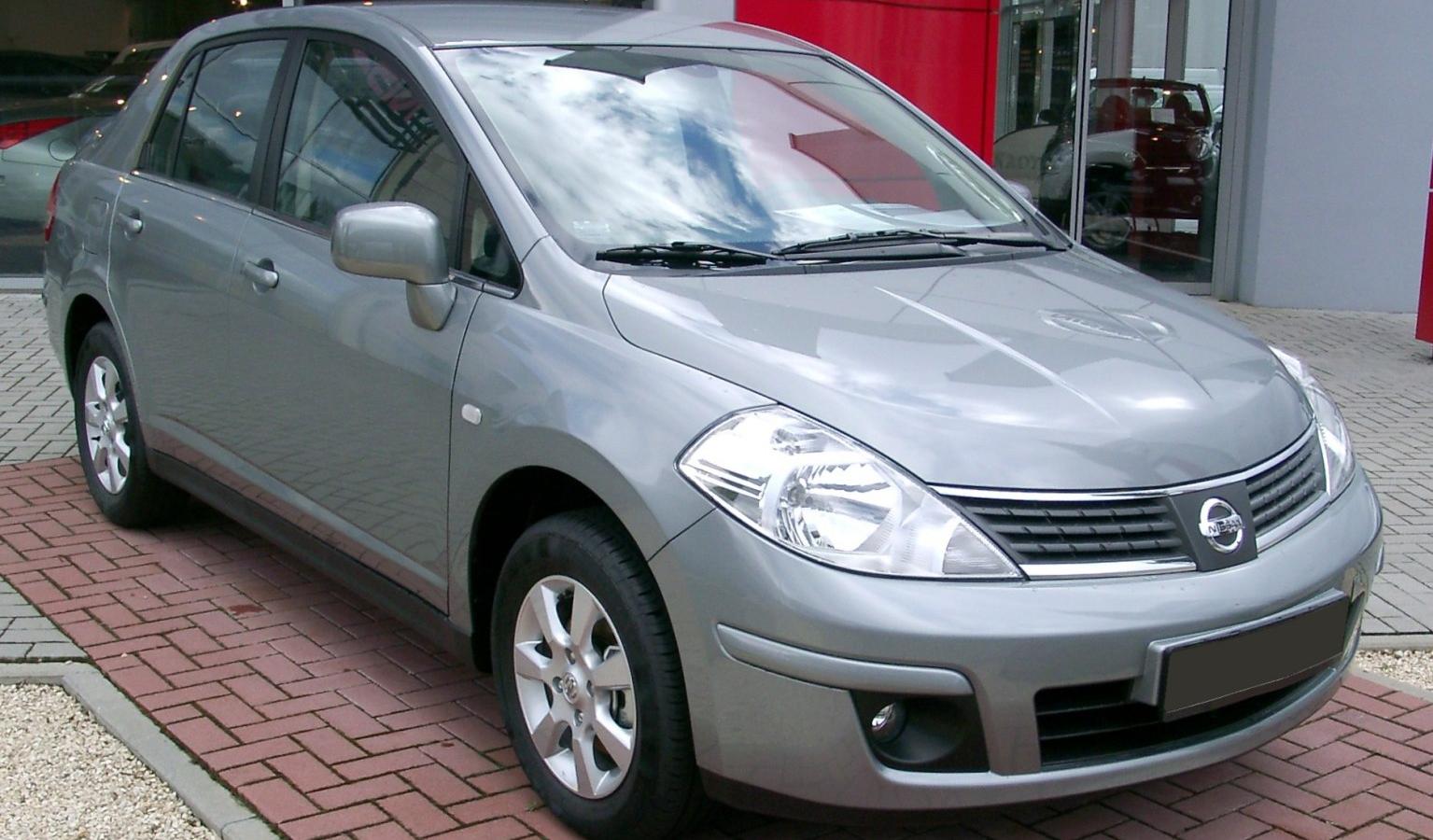 Nissan Tiida Sedan