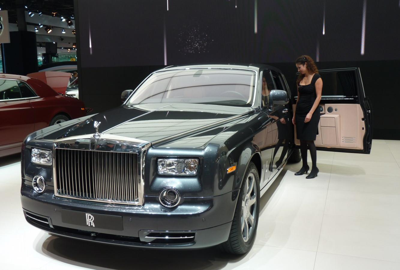 Rolls-Royce Phantom VII Extended Wheelbase