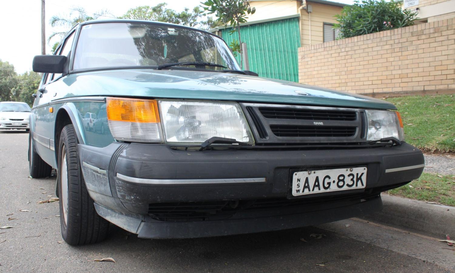 Saab 900