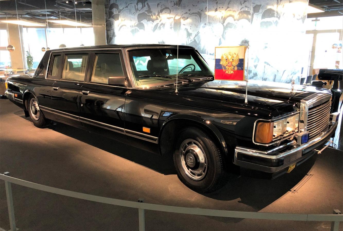 ZIL 4104
